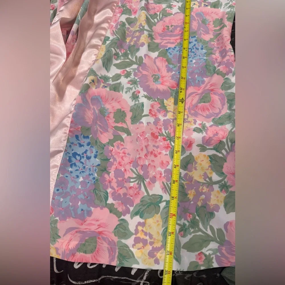 Victoria's Secret Pastel Floral Satin Robe - Picture 9 of 9